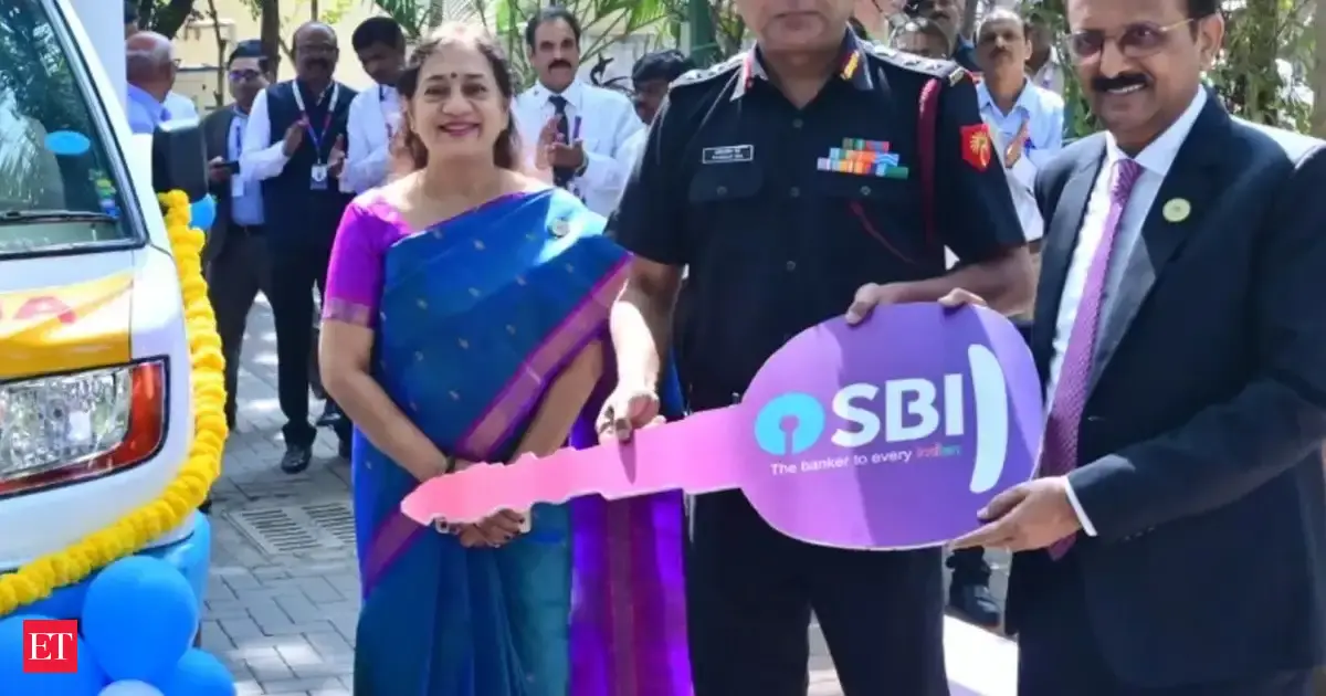 SBI chairman CS Setty opens 11 branches & GCC in Bengaluru