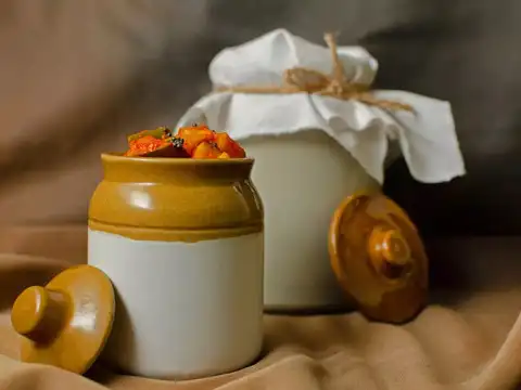  Pickles and packaged sauces