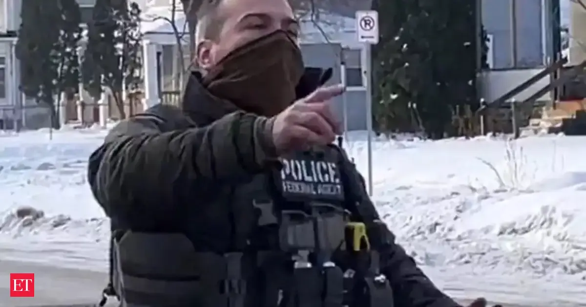 Jonathan Ross immigrant Filipina wife, license plate, house picture, address, Grindr and Snapchat account claims surface after Minneapolis shooting