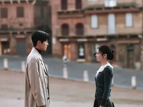 Can This Love Be Translated? (Netflix | Jan 16)