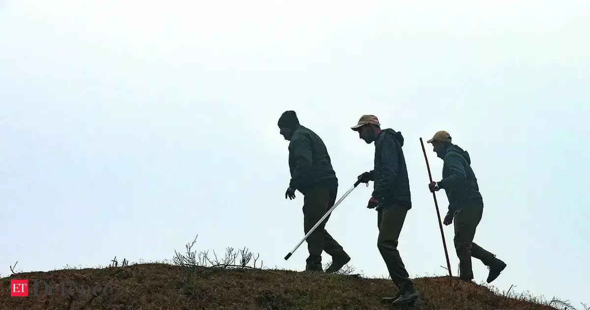 Pakistani drones sighted along J&amp;K's LoC &amp; international border