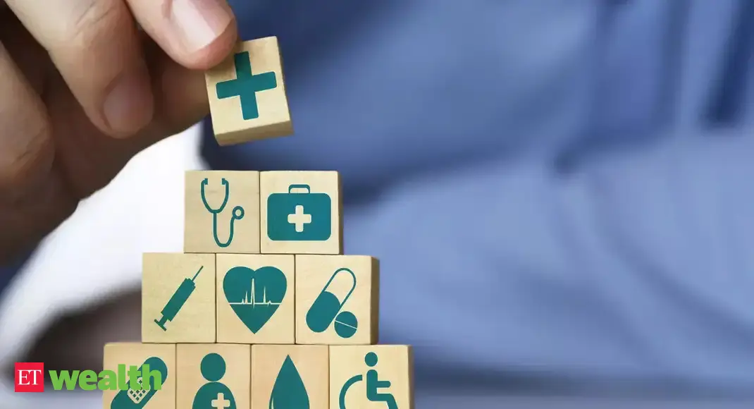 What is incurred claim ratio? How is it different from claim settlement ratio?