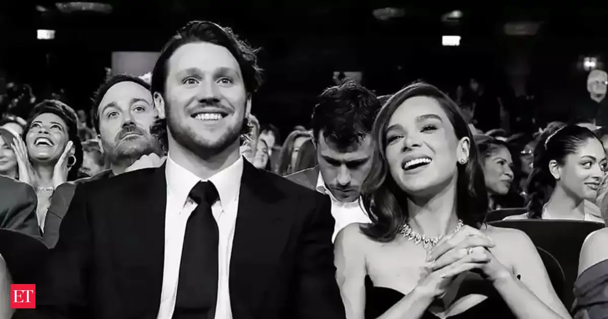 Hailee Steinfeld’s 10-year-old photo in Denver gear trolled by Broncos fans as Josh Allen’s Bills lose in OT