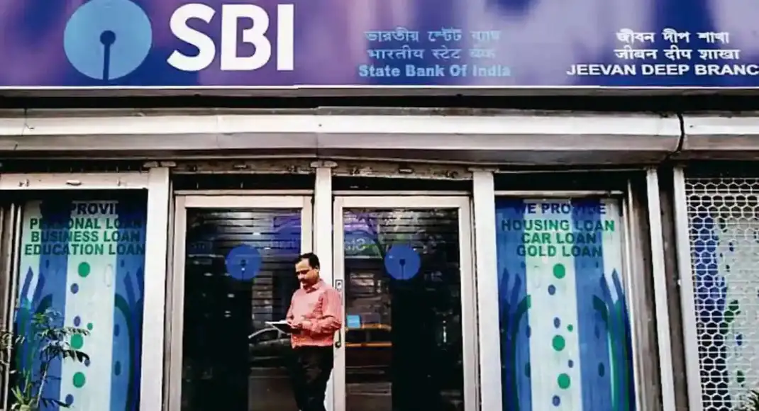Stock Radar: SBI hits fresh record high in January 2026; time to buy or book profits?