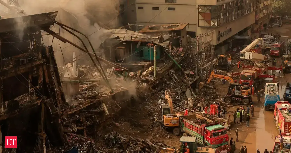 Pakistan Gul Plaza fire death toll rises to 26; 81 people still missing