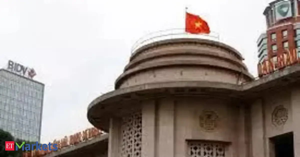 Vietnam raises $496 mln in government bond auction