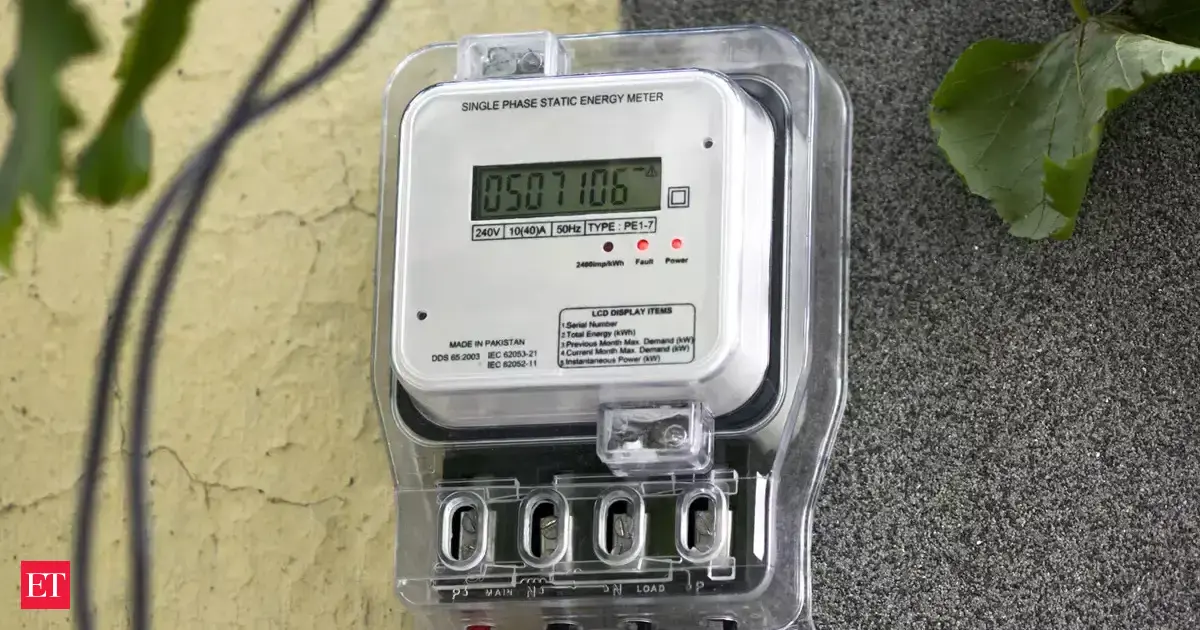 India's power ministry seeks lower electricity costs for consumers