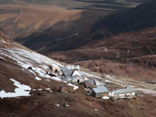Base station monitoring climate change on the Chacaltaya mountain