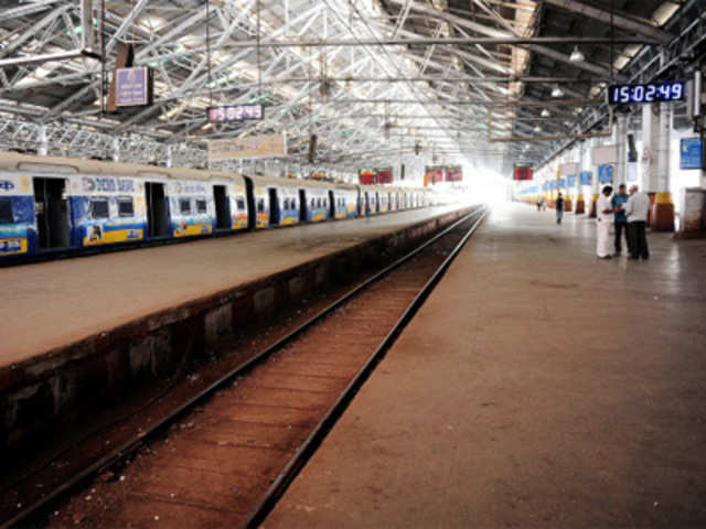 Central Railway service disrupted in Mumbai