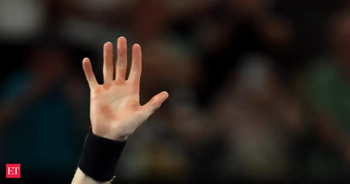 Jannik Sinner digs deep through heat and cramp to reach last 16