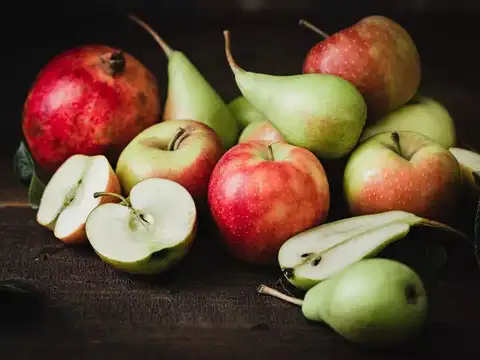  Apples with Skin & Pears &ndash; The Crisp Allies
