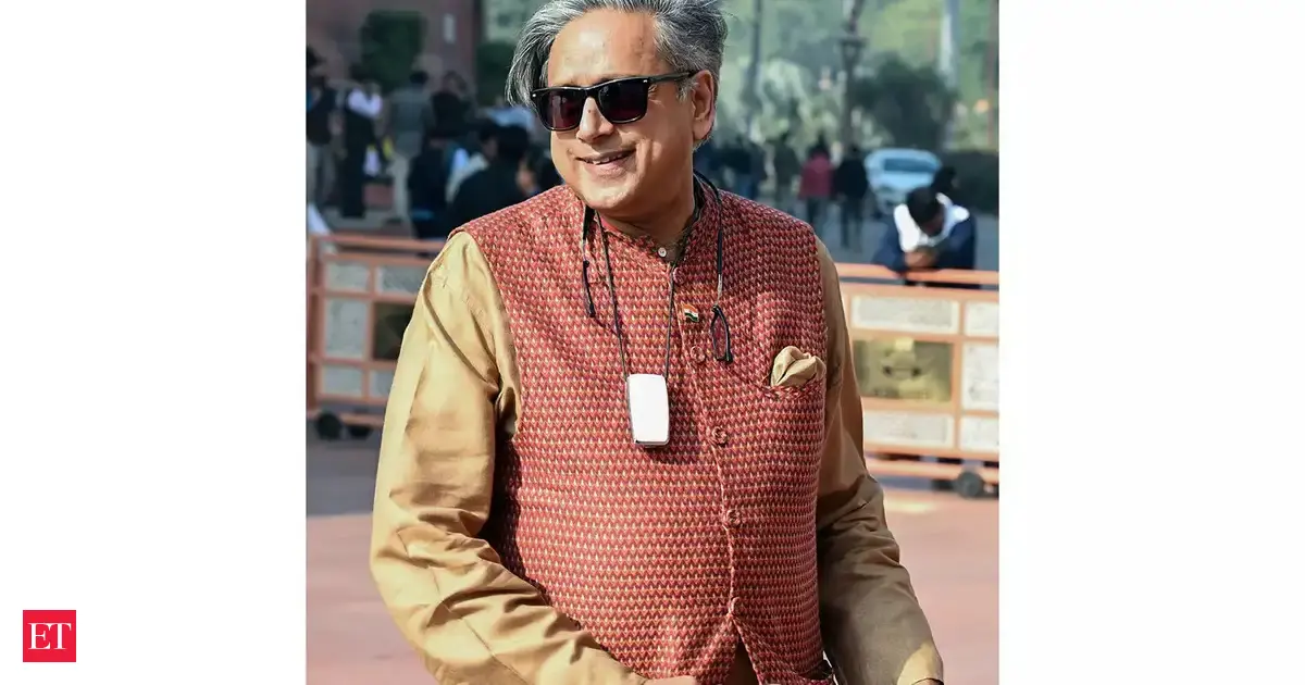 Congress mulls outreach to Tharoor after Kerala meeting absence