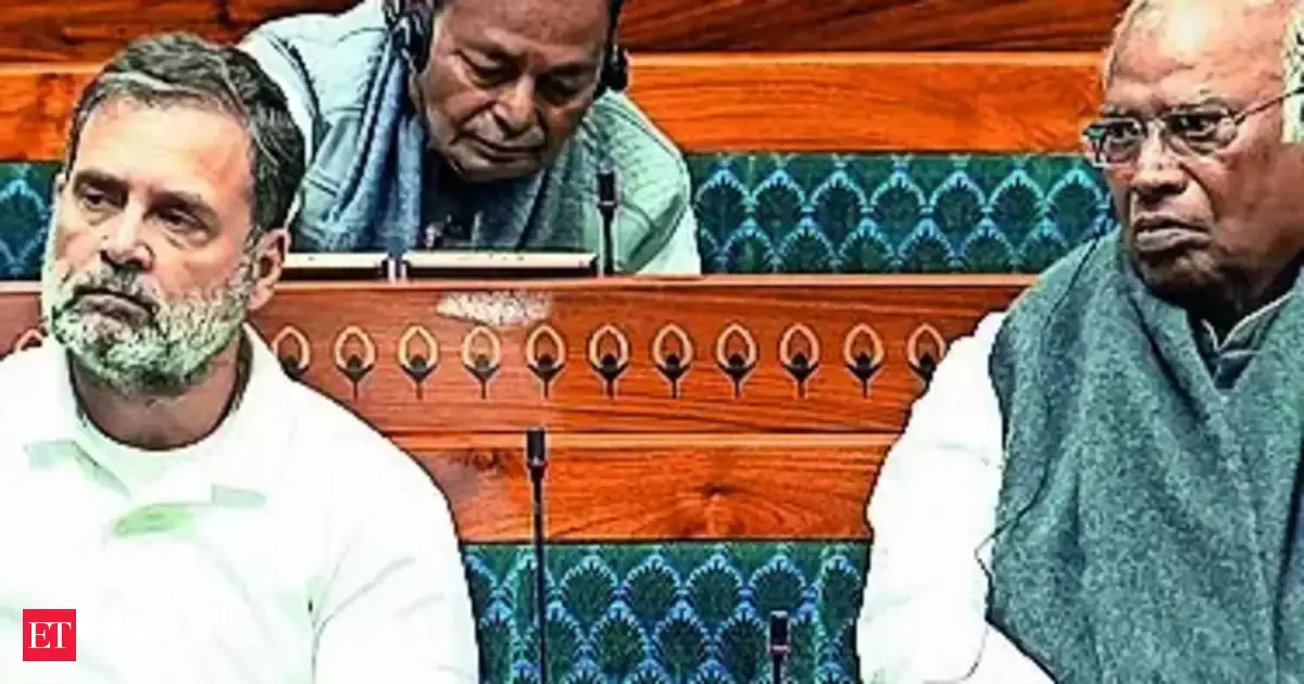 Opposition settles for 'dignified' protest, rejects boycott option