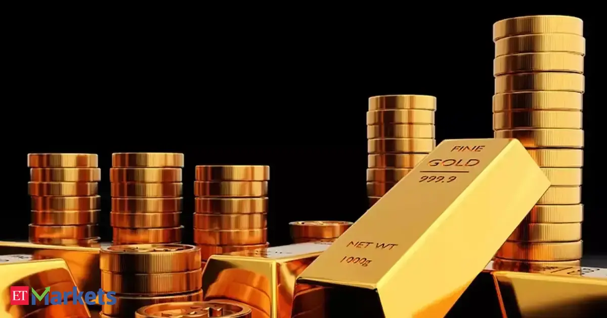 Gold nears $5,600/oz as investors seek safety, silver eyes $120