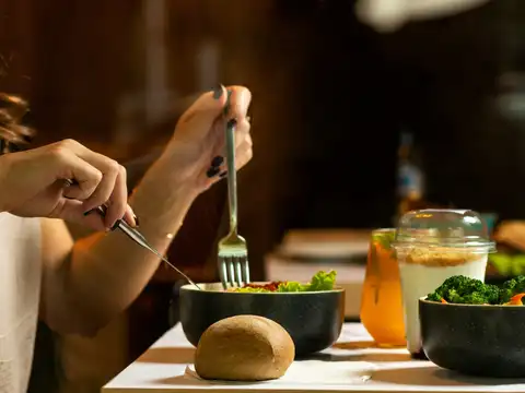 Why Some People Eat More & Stay Lean