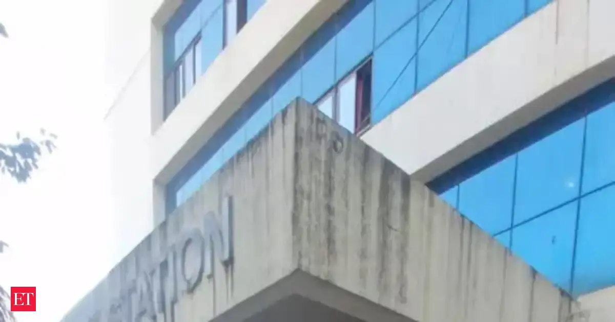 Mumbai cab driver arrested for allegedly charging US tourist ₹18,000 for 400-metre ride