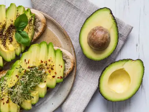 Avocados & Pears: Creamy Fruits That Fill You Up