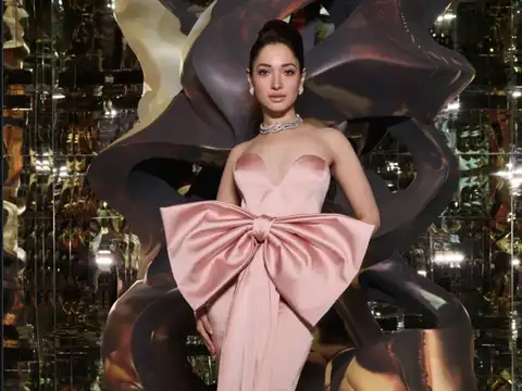 The Bow Moment