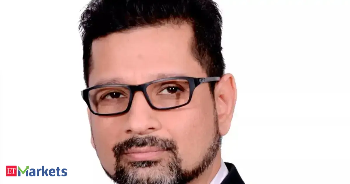 Institutional Strategist Defends Indian IT Amid AI