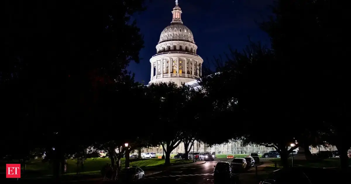 Top data analyst says Democrats’ midterm landslide odds are surging, with help from Texas