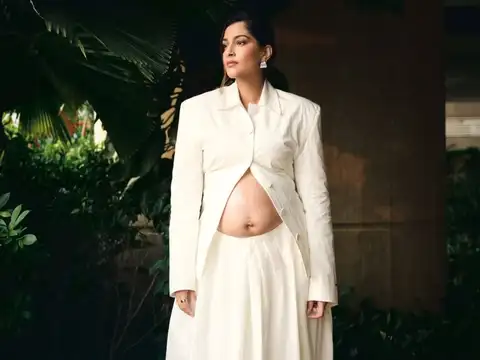 Modern Maternity Chic