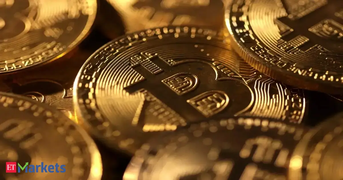 Bitcoin rebounds from last week’s $62K dip, consolidates near $70K after long liquidation