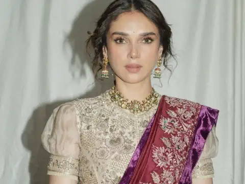 Aditi Rao&rsquo;s Purple Banarasi Weave