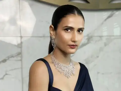 Sana Fatima&rsquo;s Classic Navy Blue Elegance