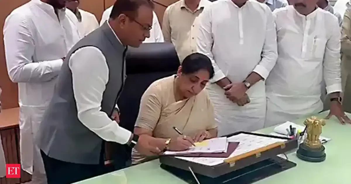 Maharashtra Deputy CM Sunetra Pawar takes charge of official duties after Ajit Pawar's death