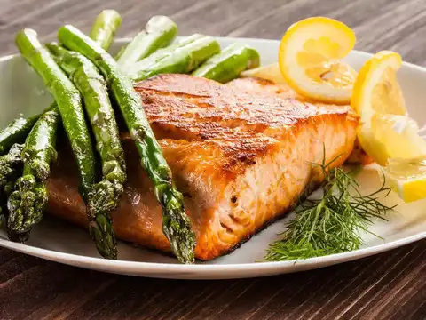 Sheet-Pan Salmon with Asparagus and Potatoes