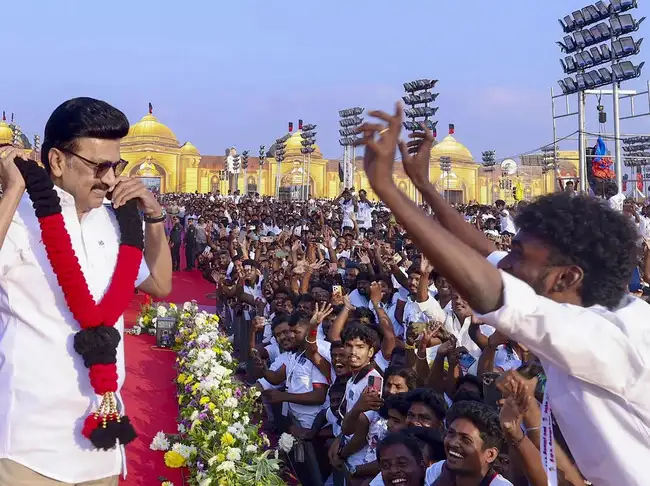 Prodded by Congress, DMK forms committee to negotiate seats with allies ...