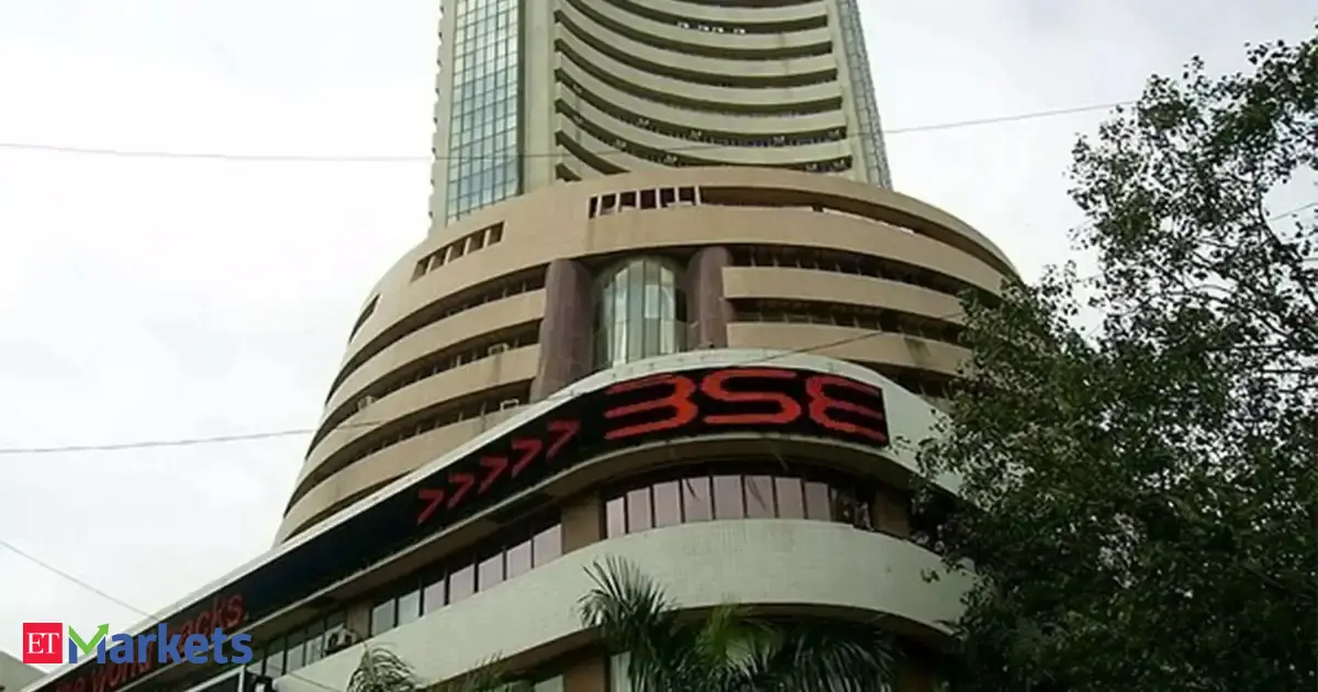 Market Wrap: Sensex snaps 3-day gain, Nifty holds 25,900 as IT selloff dampens sentiment