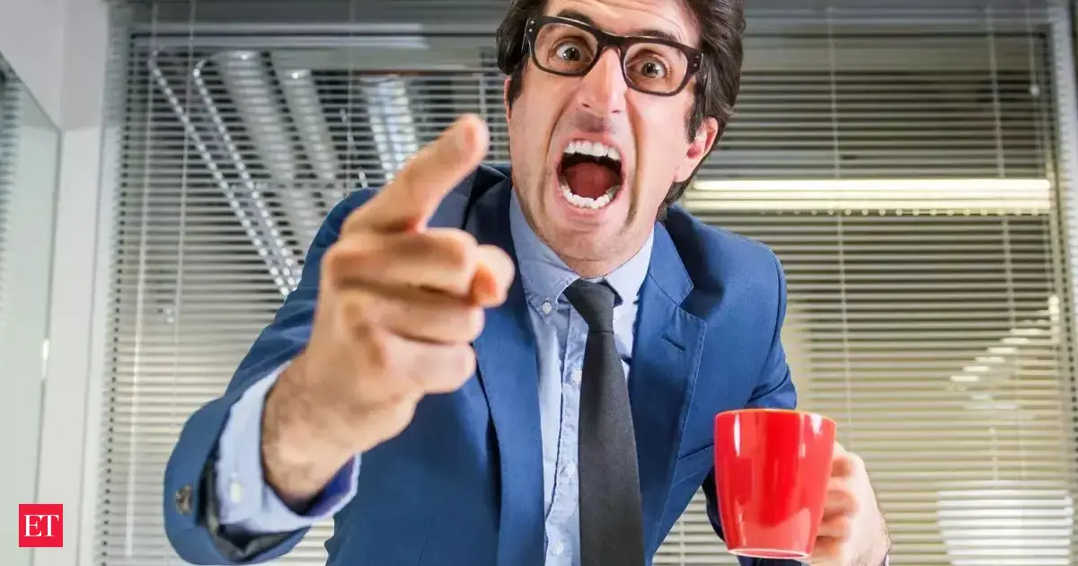 Employee takes WFH within a week of joining without informing boss on an overseas business trip - Internet says she crossed boundaries