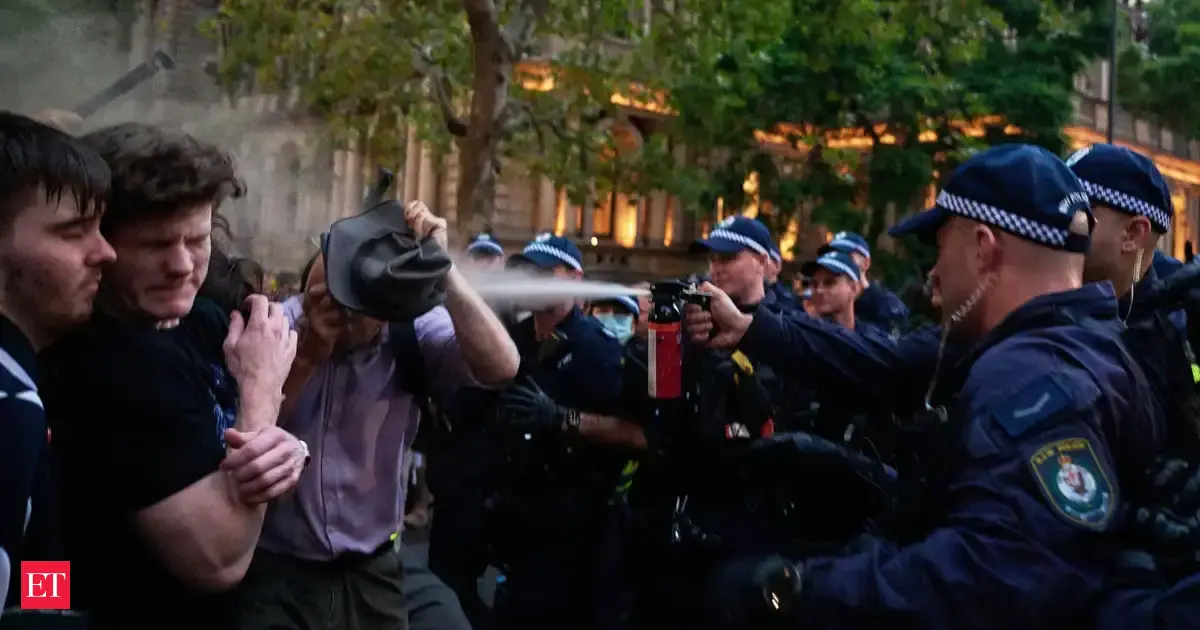 Muslim organisations demand public apology following Sydney protest confrontation