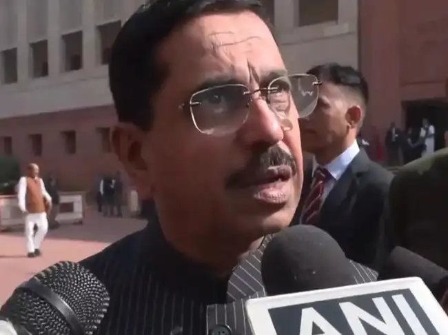 "Immature, part-time politician": Union Minister Pralhad Joshi on Rahul Gandhi's Lok Sabha remarks