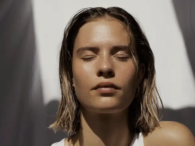 This Cold Facial Trick Is Bollywood’s New Glow Hack - Bollywood’s Cold ...