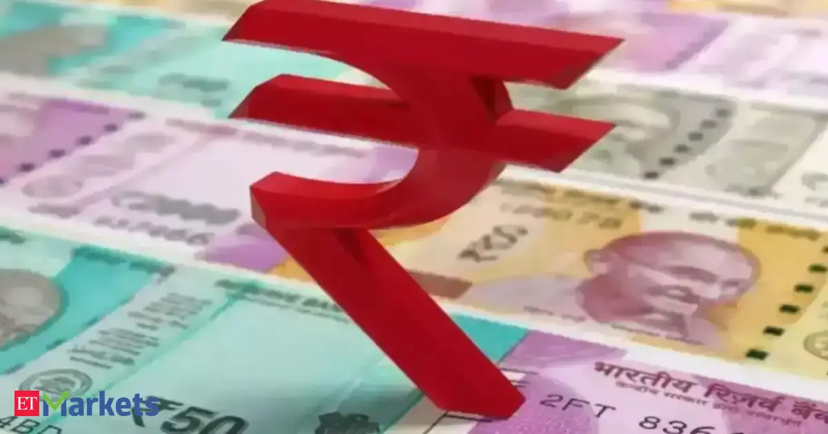 Rupee closes nearly flat, modest depreciation bias lingers