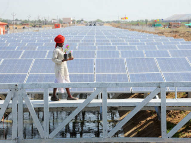 Canal-top solar power plant in Ahmedabad