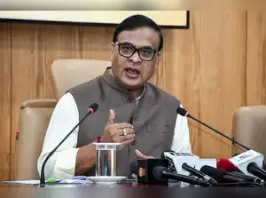 https://img.etimg.com/thumb/msid-128374275,width-300,height-225,imgsize-199716,resizemode-75/court-restrains-congress-leaders-from-making-defamatory-statements-against-assam-cm-sarma.jpg