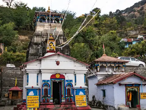 Shri Kashi Vishwanath Temple: Guptkashi