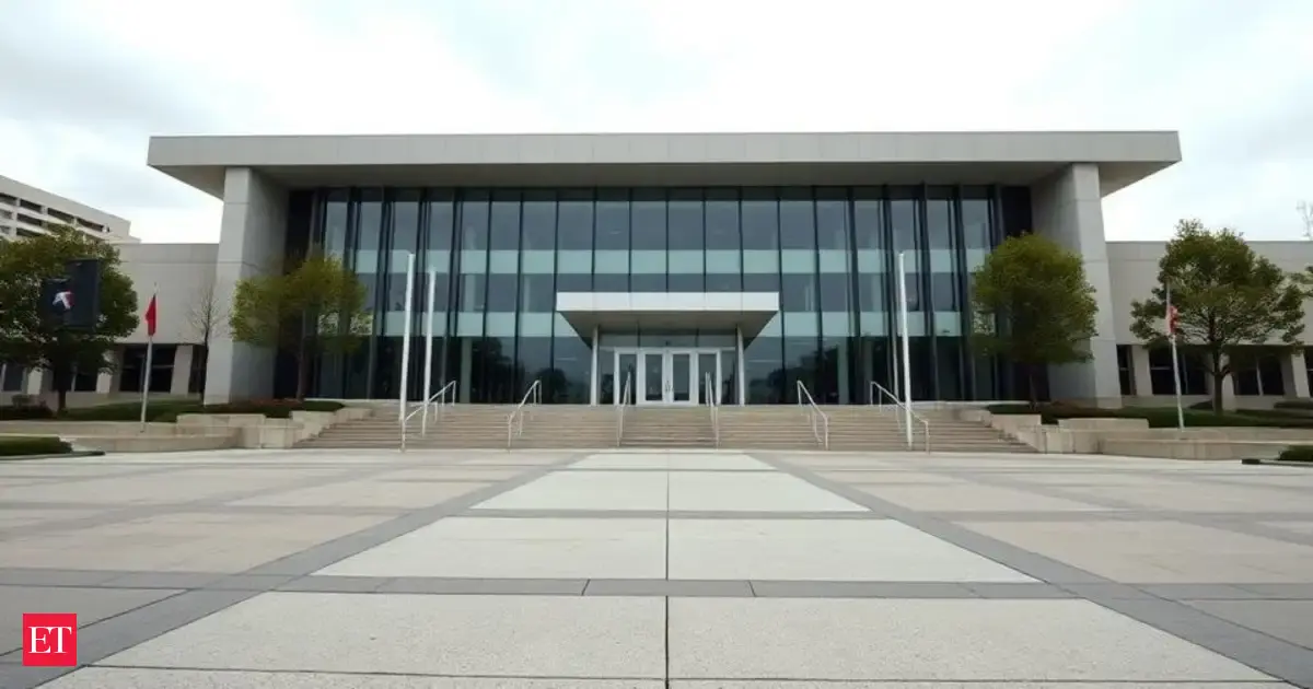 Canberra man who stalked couple at their home and workplace and left notes was denied bail in ACT Magistrates Court