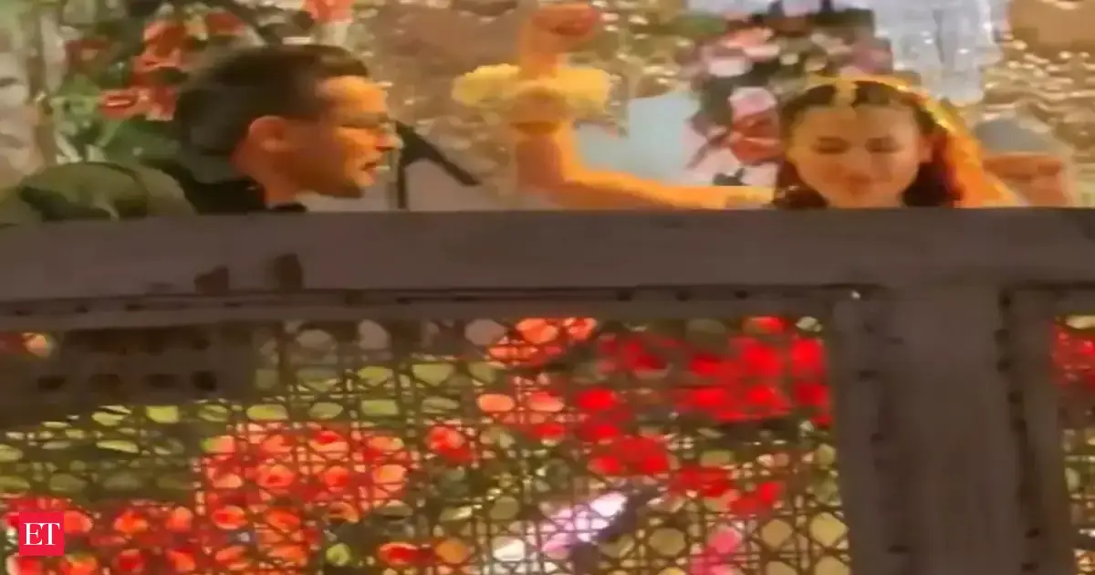 Hania Aamir's bridal video sparks wedding buzz with Asim Azhar: Has 'Kabhi Main Kabhi Tum' actress tied the knot? Watch viral clip