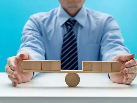 The balanced strategy that usually wins