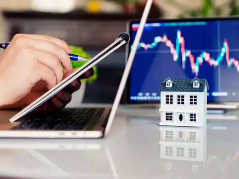 Don&rsquo;t replace stocks with real estate