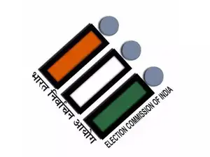 ECI suspends 7 officials in Bengal over \'misconduct\'