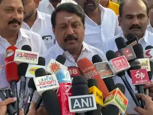 https://img.etimg.com/thumb/msid-128636401,width-300,height-225,imgsize-89962,resizemode-75/people-will-decide-who-wins-200-seats-bjp-tamil-nadu-chief-nainar-nagendran.jpg