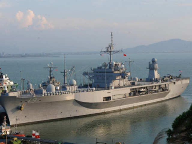 Vietnam, US to hold five day naval exchange