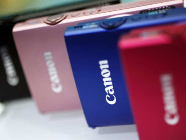 Canon posts flat quarterly earnings