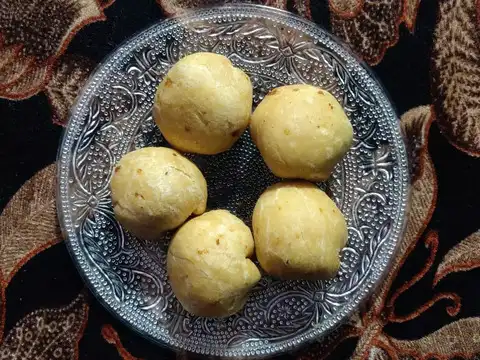 Roti Ka Ladoo (Sweet Transformation)