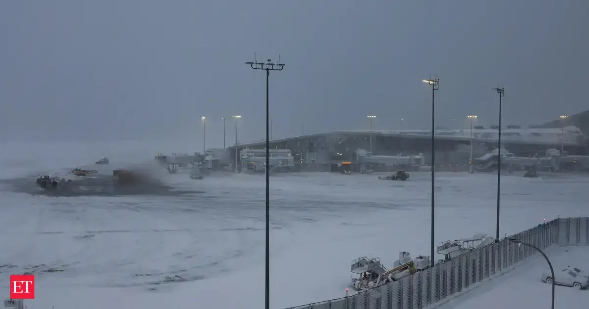 School closing and delays, NJ travel ban, state of emergency declared: Millions in New York City stuck at home, 5,300 ⁠flights canceled, bomb cyclone alert